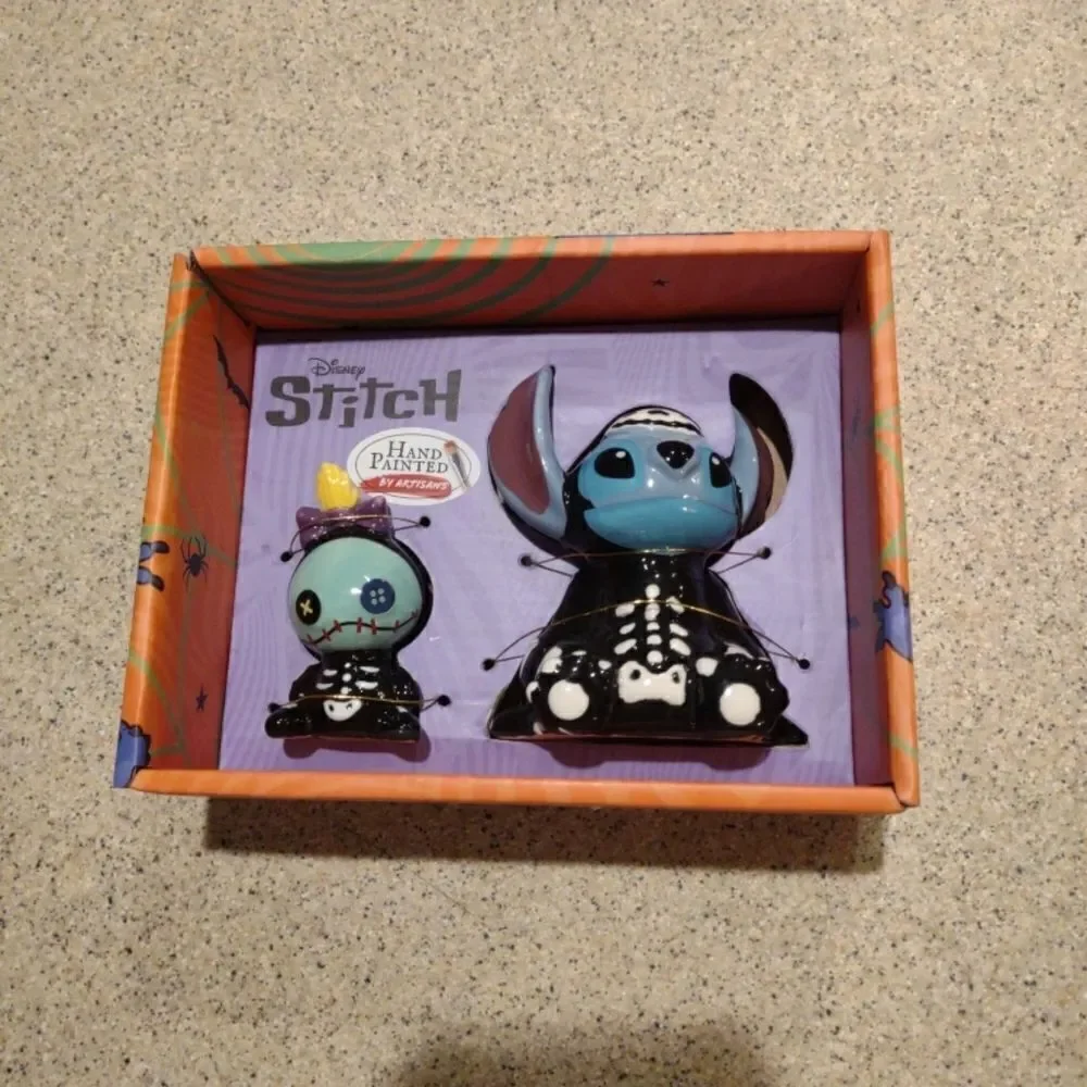 👍 Halloween Stitch Skeleton Salt and Pepper Shakers New. C6